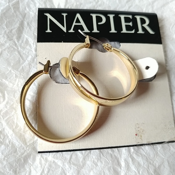 🦋 NAPIER, CHAPS PIERCED EARRINGS - HOOPS, PEARL STUDS - Picture 2 of 7